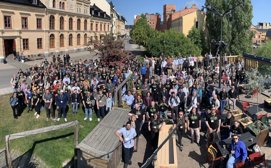 Conference Group Photo, Image courtesy: QGIS Sweden